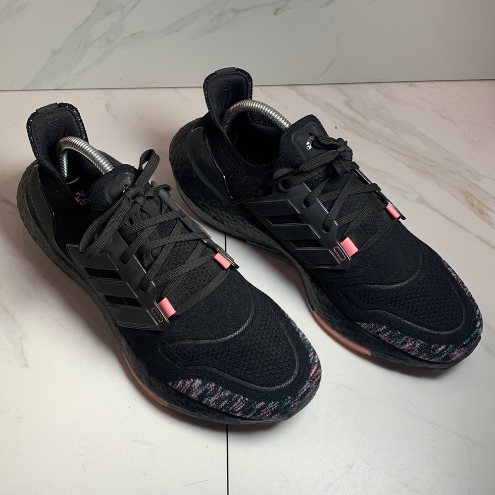 Adidas Women’s Ultraboost 22 Black Beam Pink GX5927 Running Sneakers Size 10W